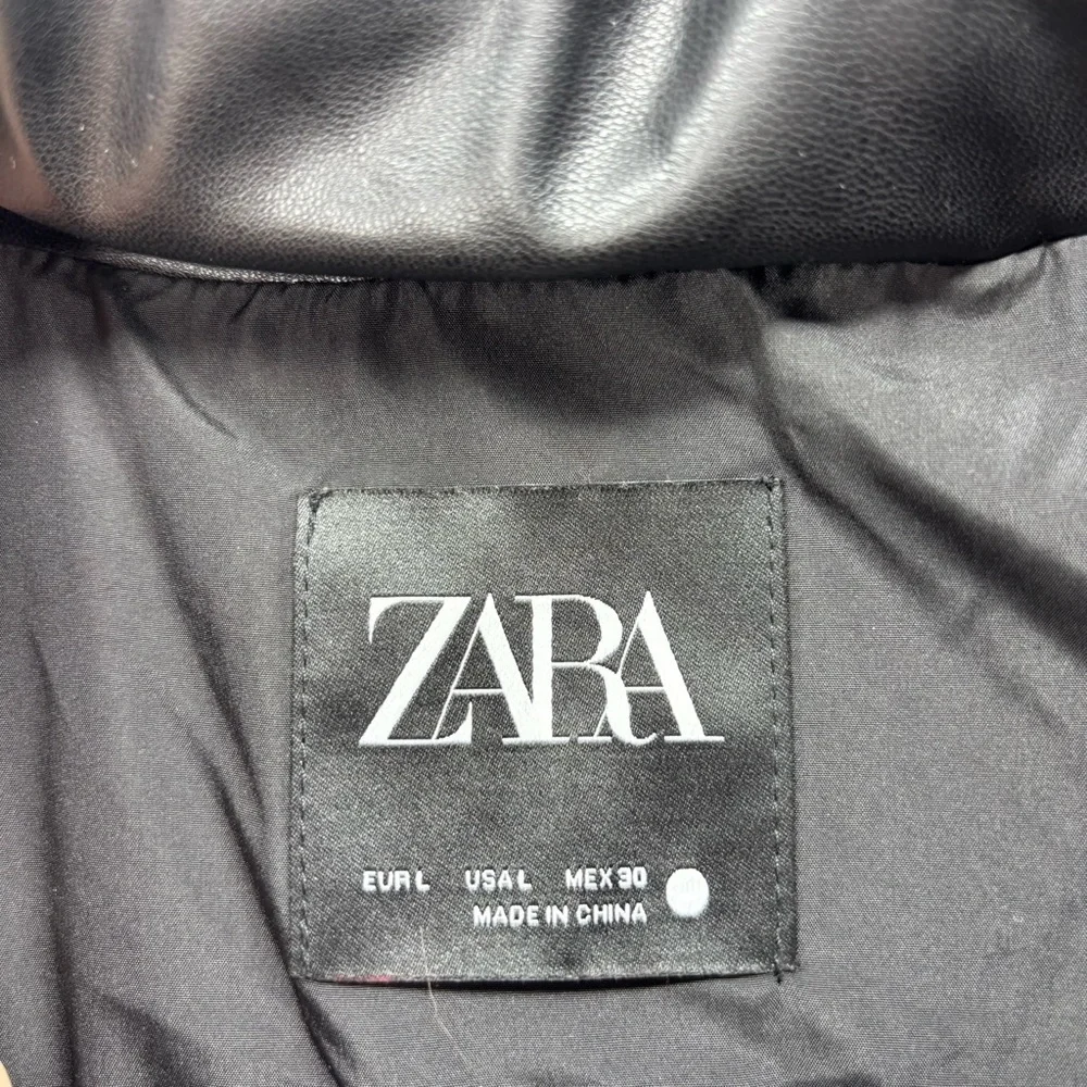 ZARA Faux Leather Black Puffer Vest Women’s Size Large Zip Front Sleeveless Warm